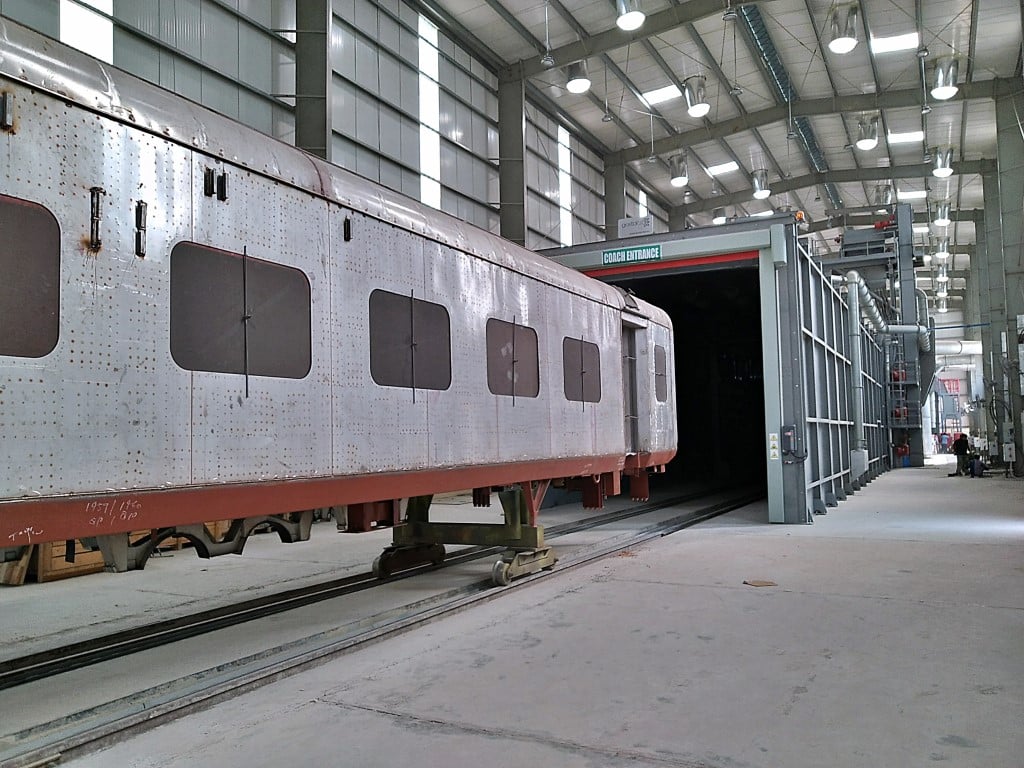 Дробеметная установка проходного типа: универсальное решение для обработки поверхностей